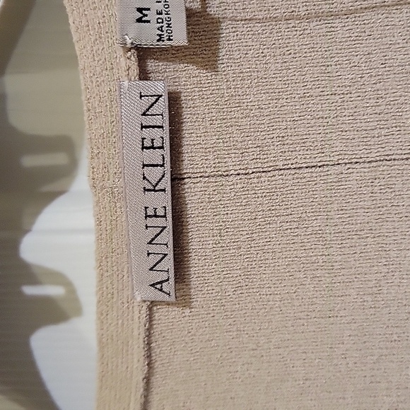 Anne Klein Sleeveless V-Neck Sweater - Picture 5 of 14